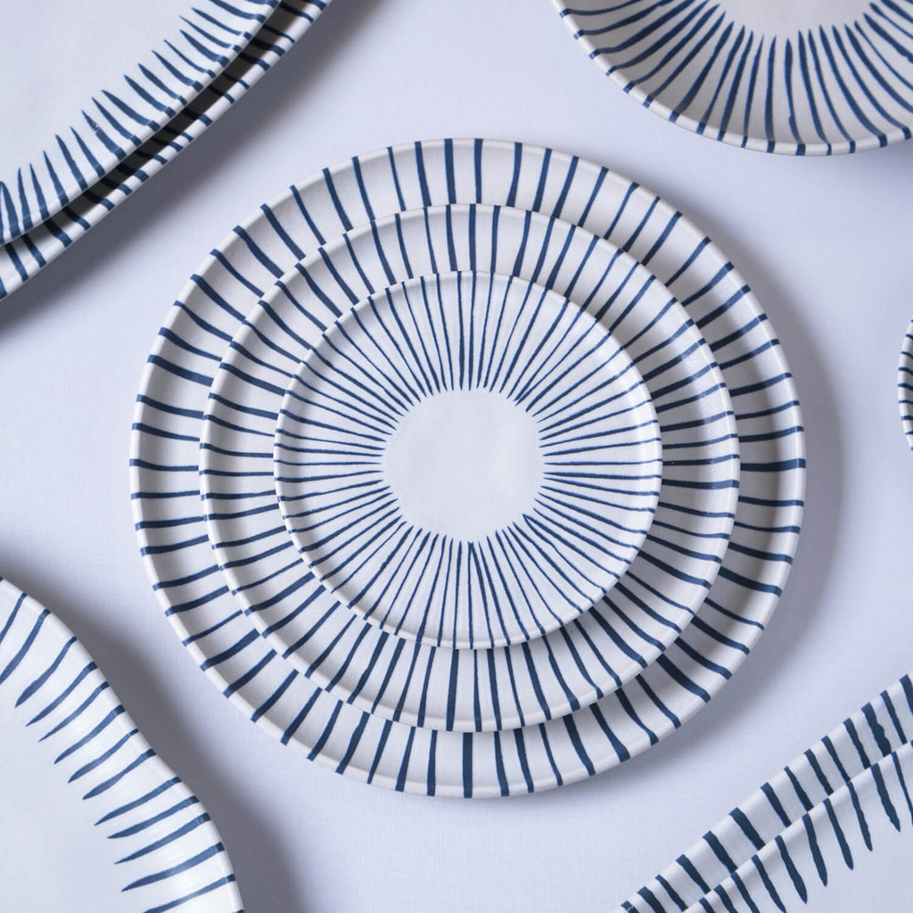 20 Pc. Dinnerware Set